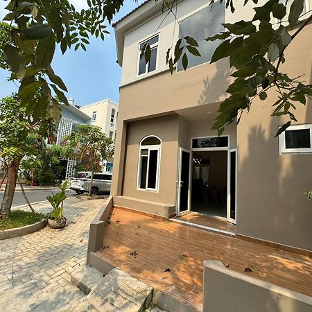 La Homestay Long Xuyên Exterior foto